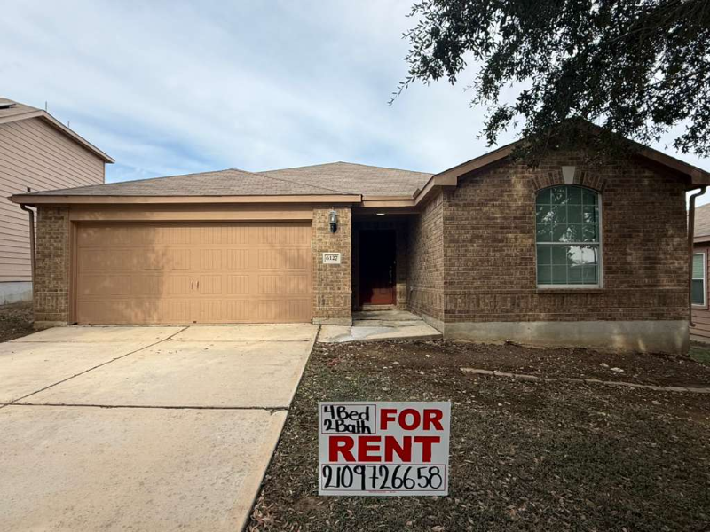 San Antonio House: 6127 Blind MDW