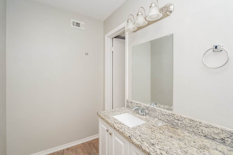 Fort Worth House: 4736 Scots Briar Ln