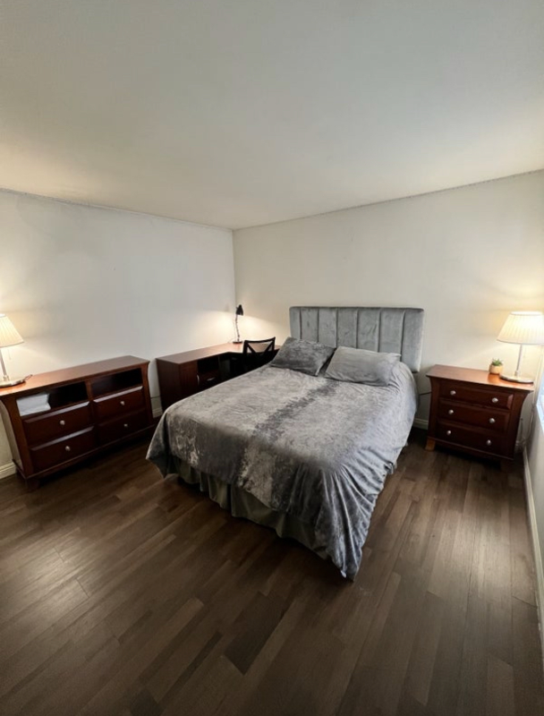 Irvine Townhome: Boxwood