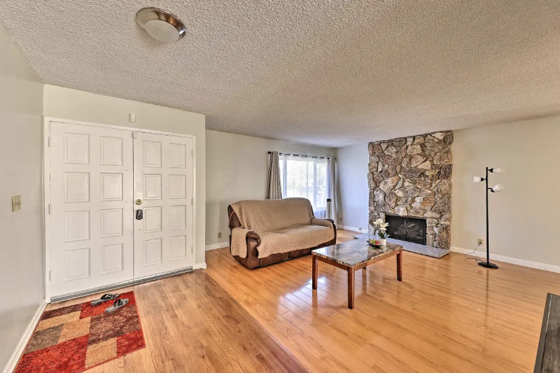 Anaheim House: 123 Undisclosed