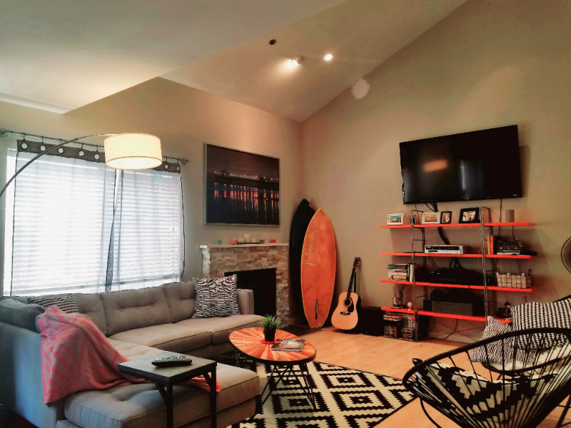 Costa Mesa House: 543 Victoria St