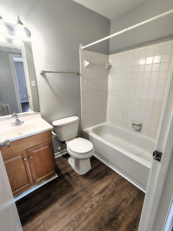 Lynchburg Apartment: 600 Reusens Road