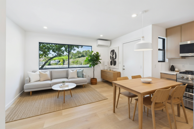 Summerland House: 2282 Whitney Avenue