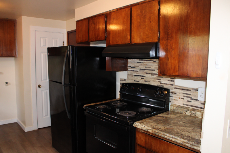 Tigard Apartment: 10915 Southwest Hall Boulevard #1