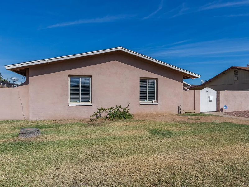 Phoenix House: 2348 West Laurel Ln