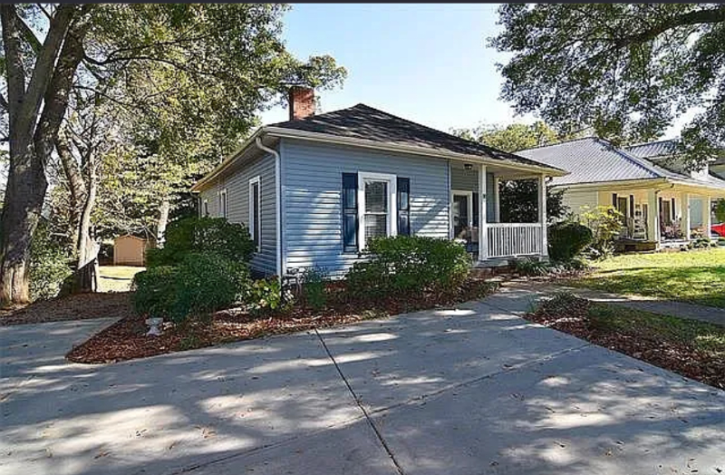 Belmont House: 18 N Central Ave