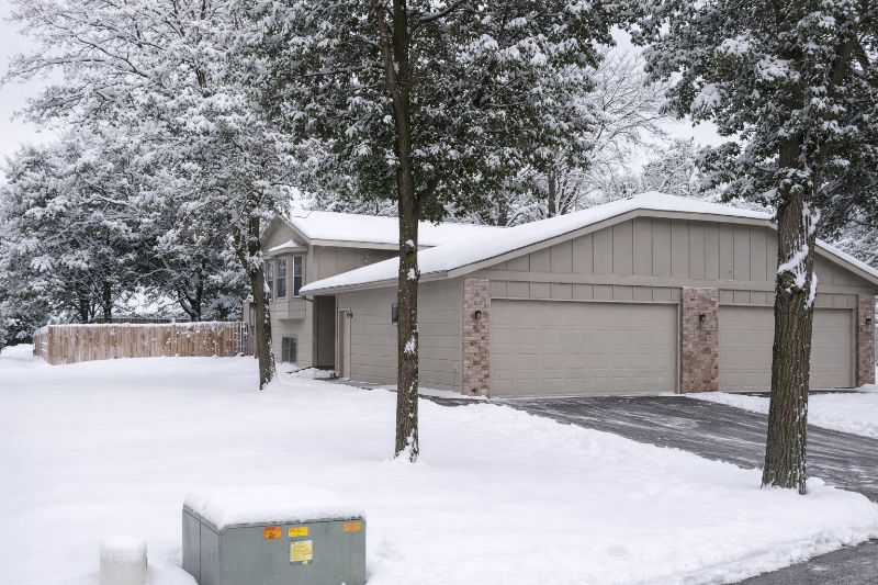 Coon Rapids Townhome: 10563 Martin St NW