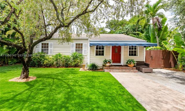 coconut grove House: 2920 SW 30th Ct