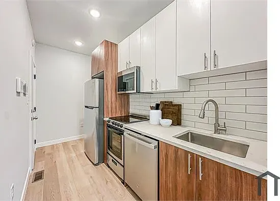 Philadelphia Apartment: 4217 Mantua Ave