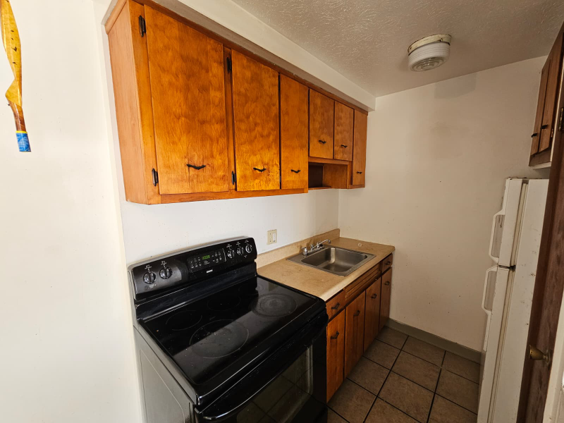 East Cleveland Apartment: 1885 Taylor Rd