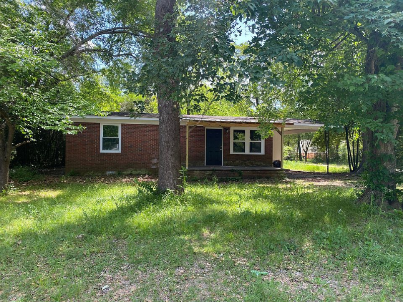 Beech Island House: 784 Beech Island Ave