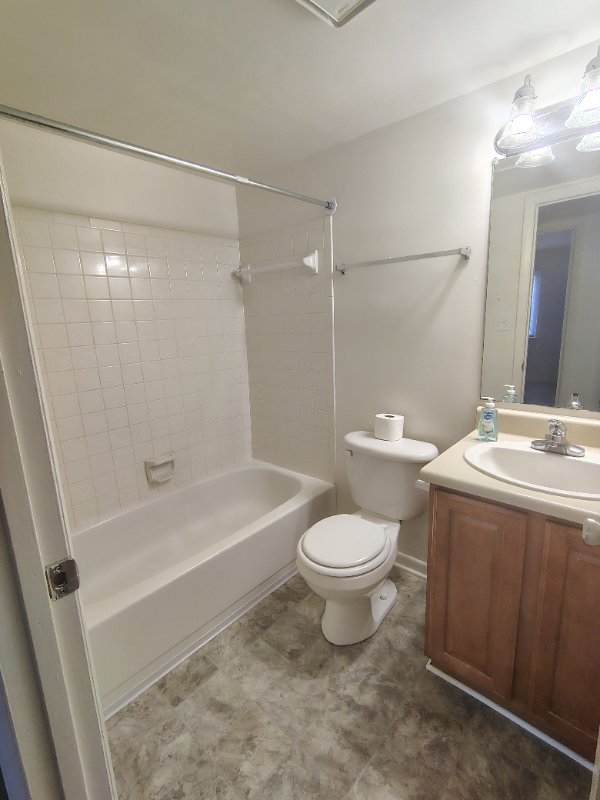 Lynchburg Apartment: 600 Reusens Road