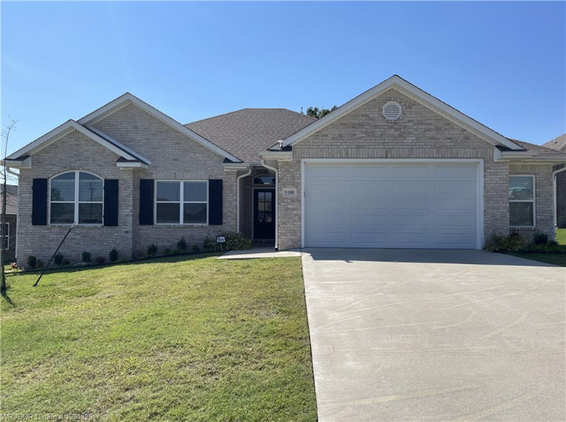 Fort Smith House: 9100 Maysview