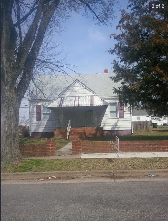 Richmond House: 1000 E 16th St