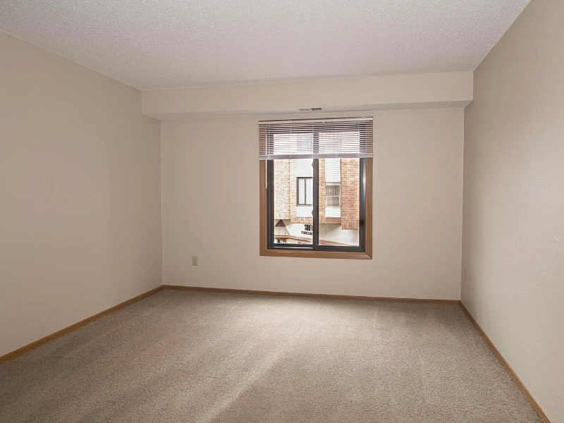 Minneapolis House: 2015 Central Ave NE