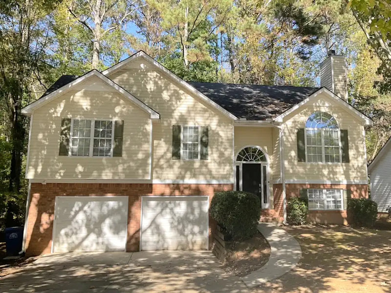 Atlanta House: 2218 Sandspring Dr SW