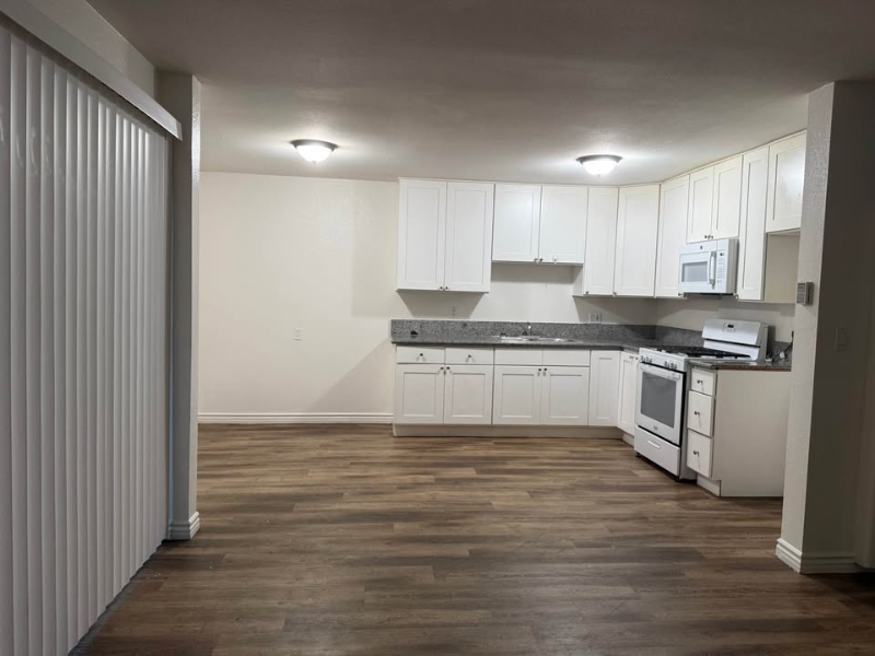 Bellflower Apartment: 16131 Eucalyptus ave