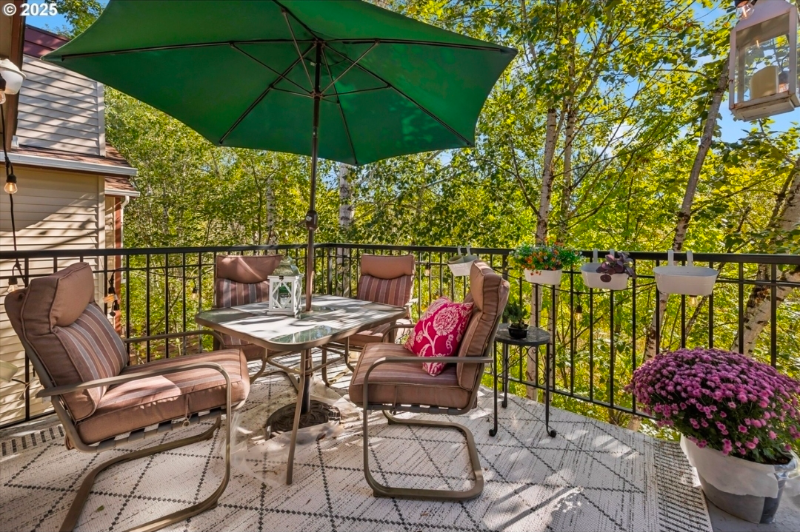 Beaverton Condo: 730 NW 185th Ave.