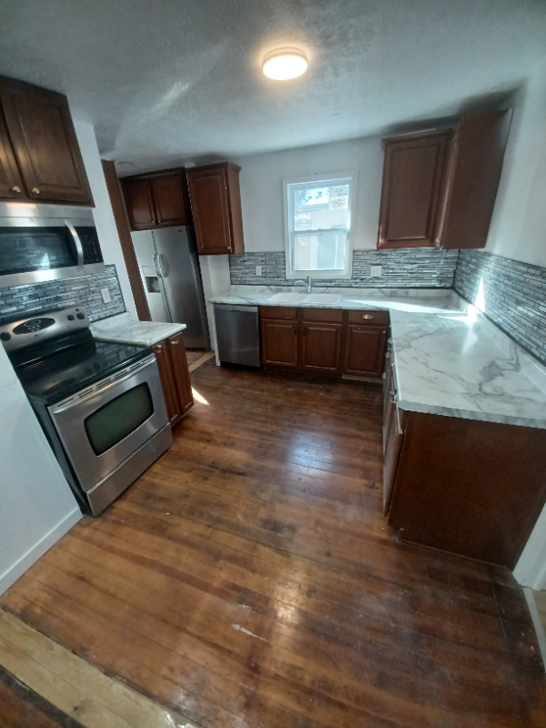 Lincoln House: 4427 Madison Ave