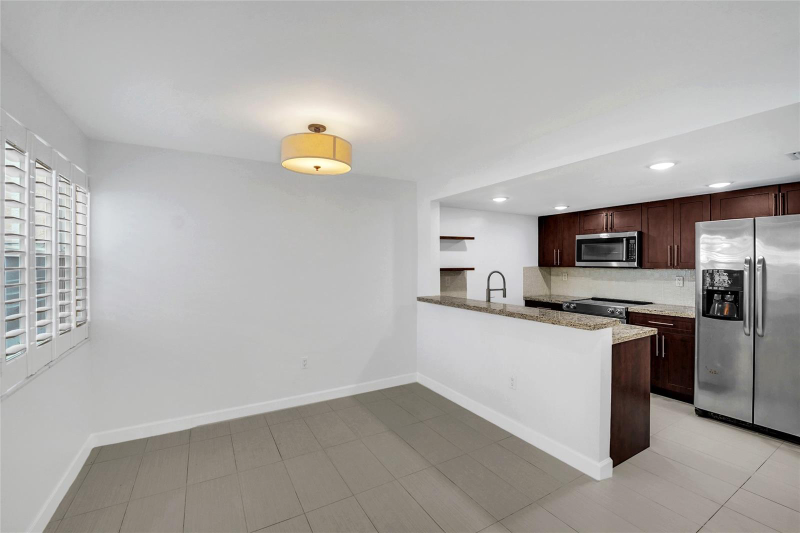 Miami Condo: 4550 SW 68th Ct Cir