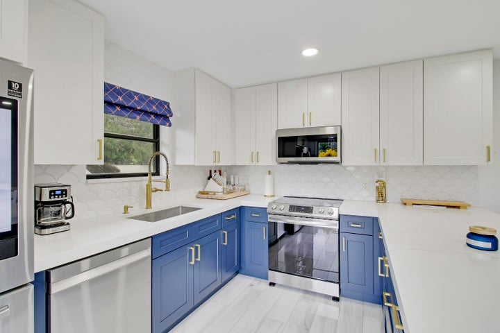 Jupiter Townhome: 110 N Delaware Boulevard 9c