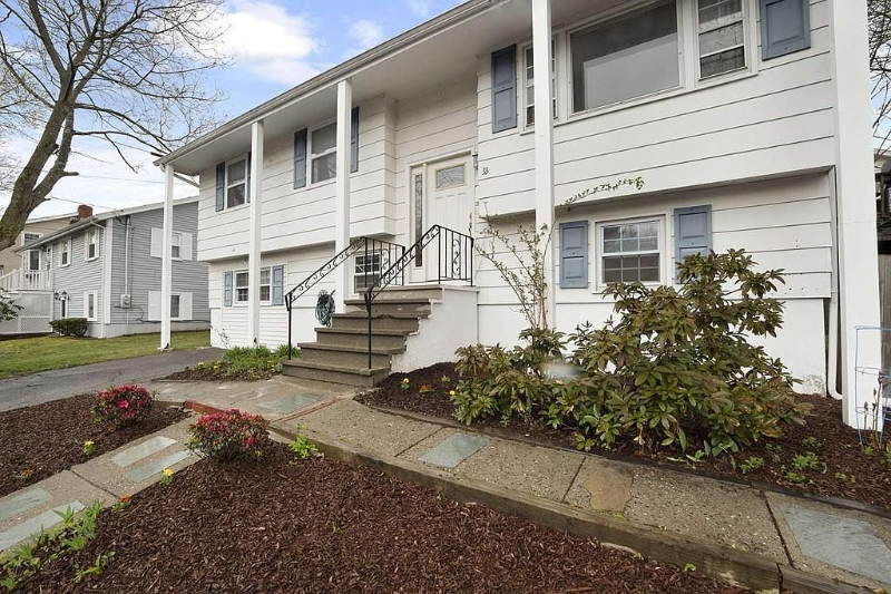 Salem House: 33 Buena Vista Ave