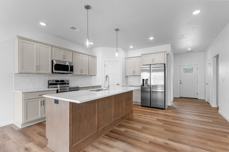 Green Bay Townhome: 2721 Sachet Pl