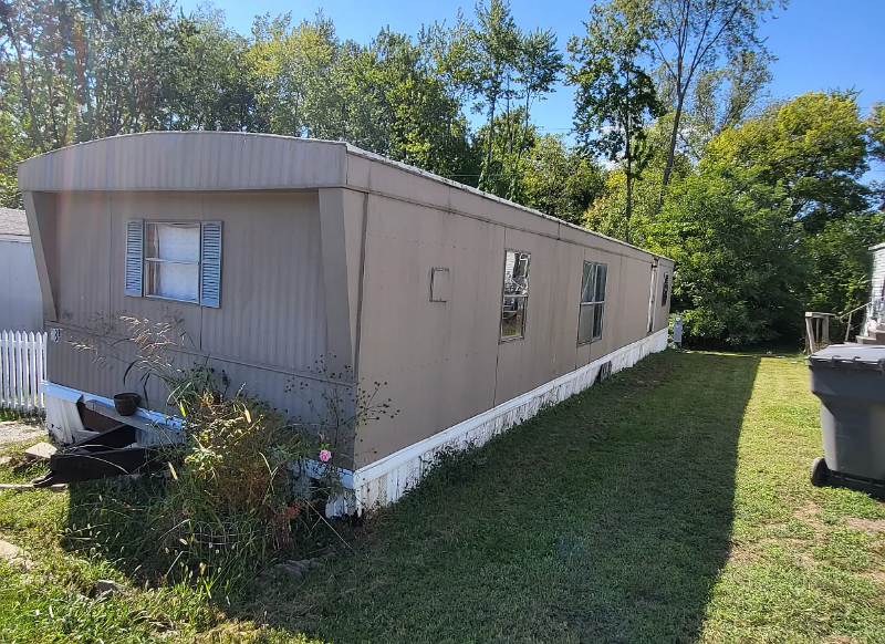 Petersburg House: 2175 E Main St,