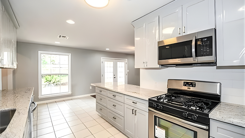 Slidell House: 3834 Cambridge St,