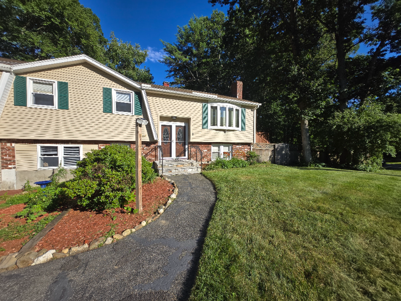 Merrimack House: 2 Curt Road