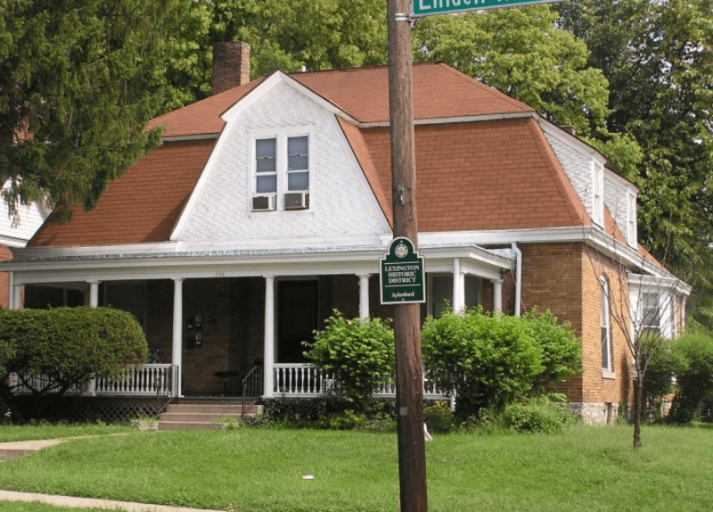 lexington House: 398 Linden Walk