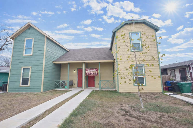 San Antonio Townhome: 1231 Rivas St.
