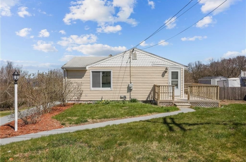 Tiverton House: 152 Lepes Rd