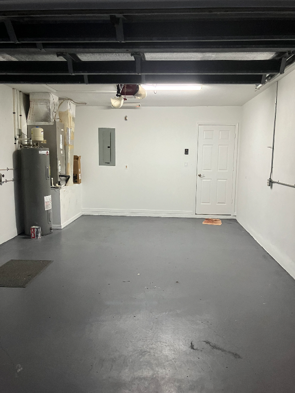 Sebastian Multiplex: 393 s Wimbrow dr apt a