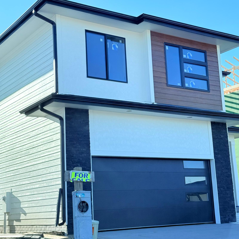 WAUKEE House: 1104 NW Sproul Dr