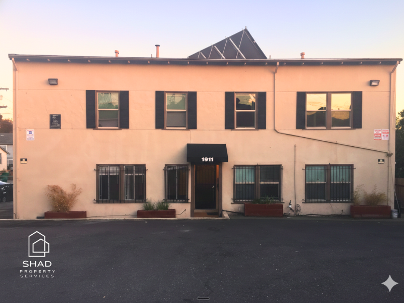 Oakland Multiplex: 1911 E.25th St - Unit# 8