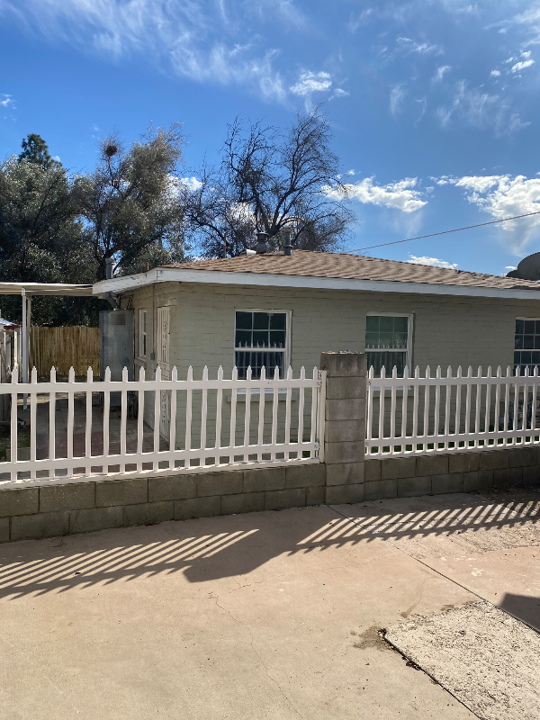 Sylmar House: 15426 Monte Street