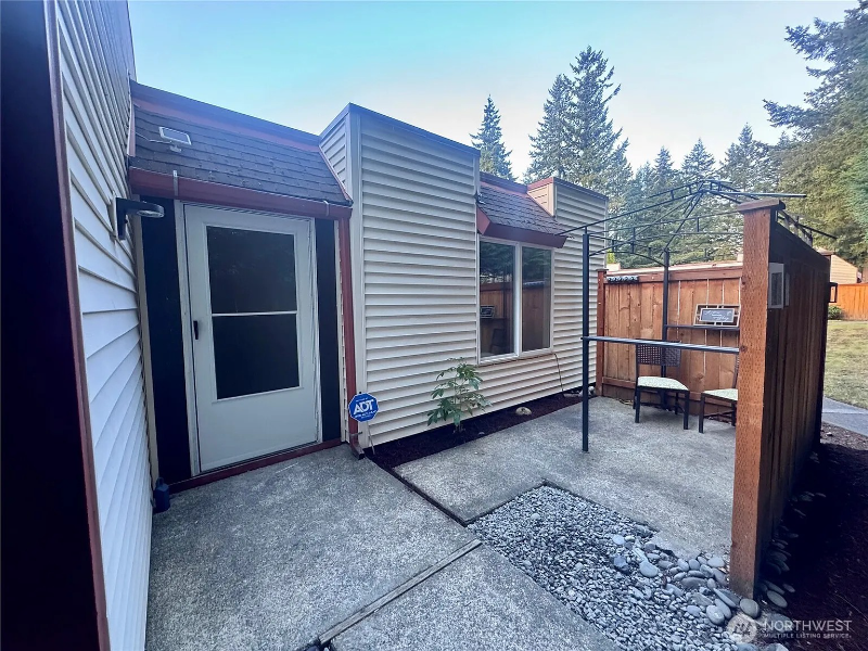 Renton Condo: 14600 SE 176th St