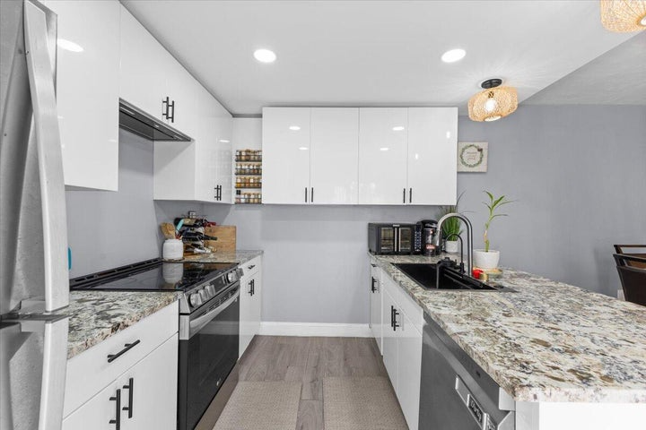 West Palm Beach Townhome: 2704 27th Way