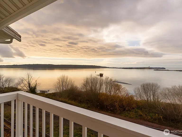 Blaine House: 1055 Peace Portal Drive #7