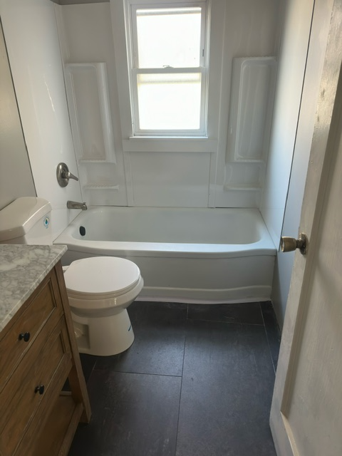 Saint Louis House: 458 Plaza Ave