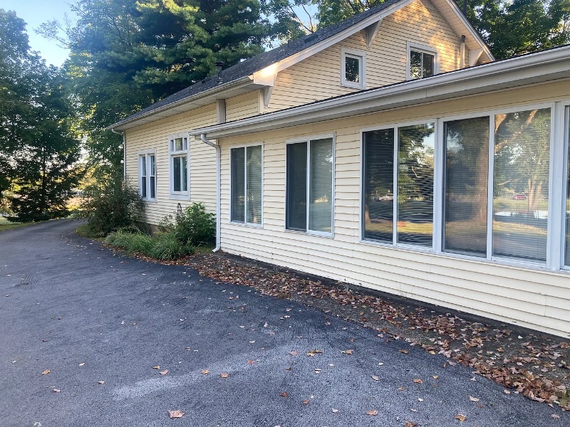 Bowling Green House: 1900 Three Springs Rd