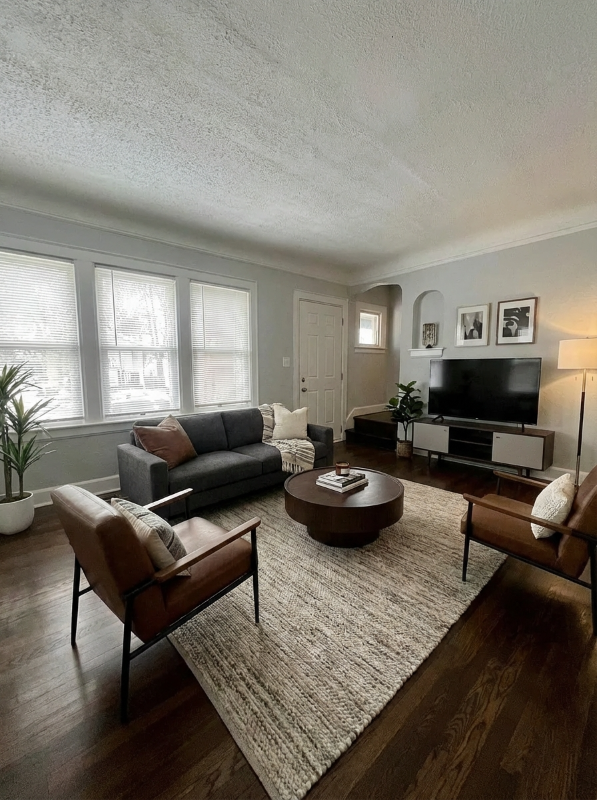 Pontiac Townhome: 177 W Rundell St