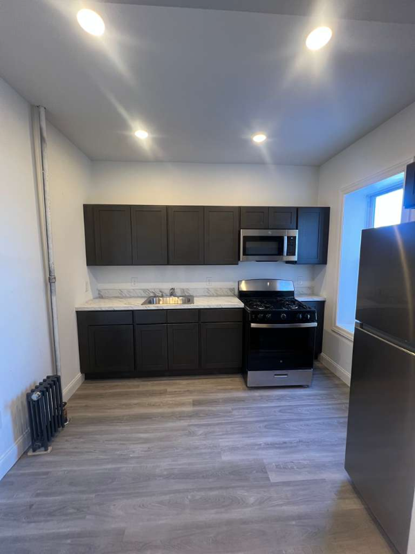 Newark Apartment: 559 Broadway