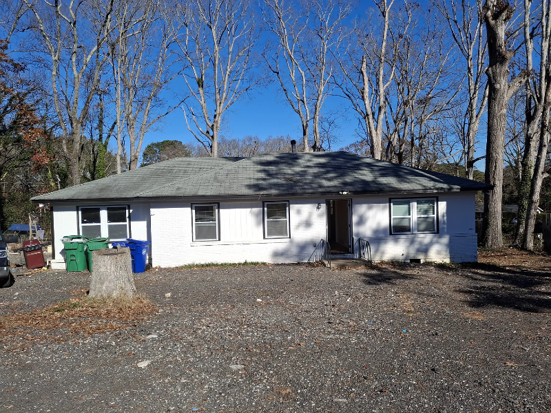 Stone Mountain House: 6290 Rockbridge Rd,