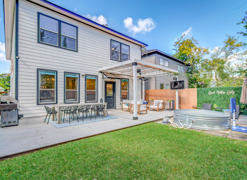 Houston House: 510 Vincent