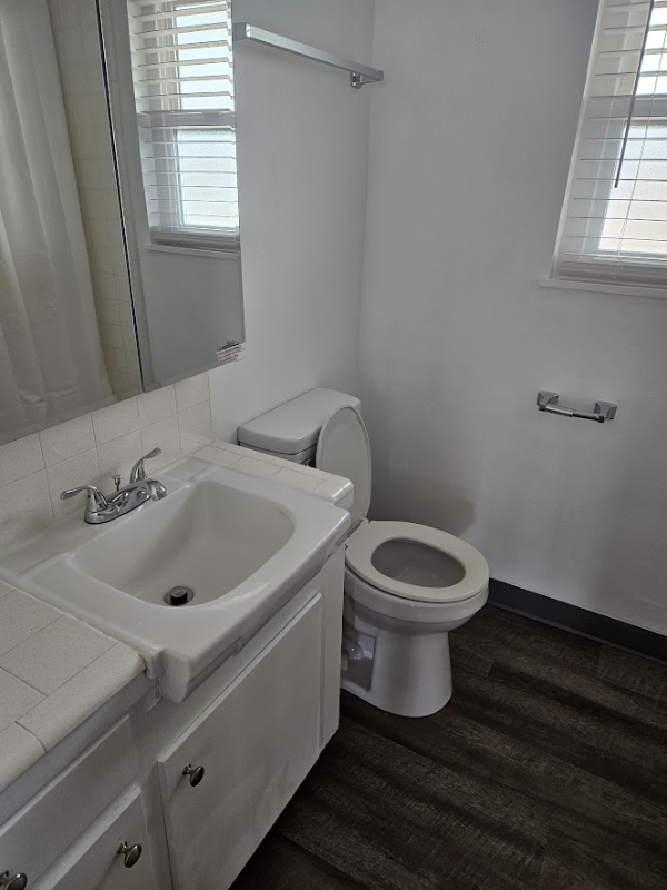 Ventura Apartment: 828 Empire Ave