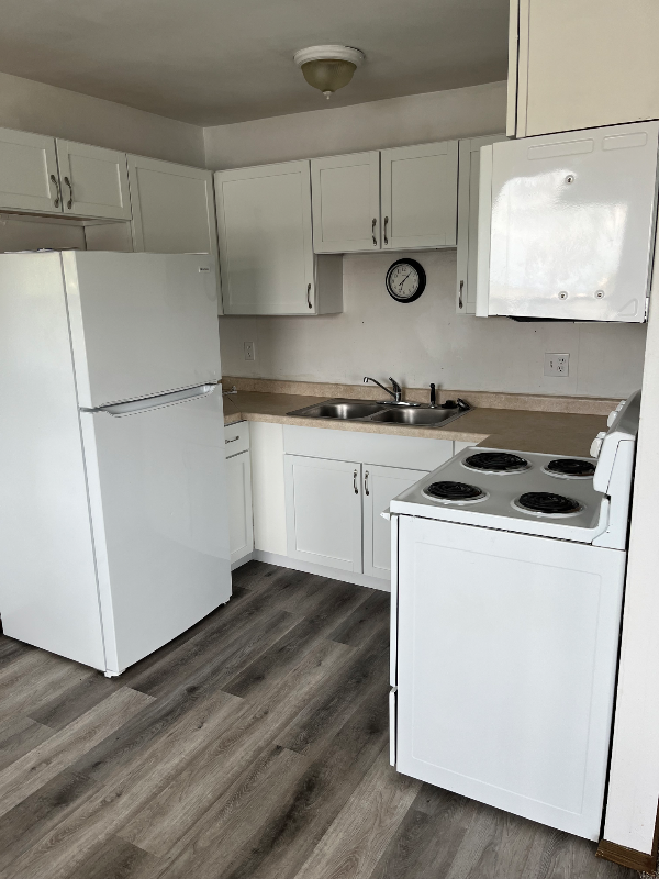 Green Bay Apartment: 1865 Badger St