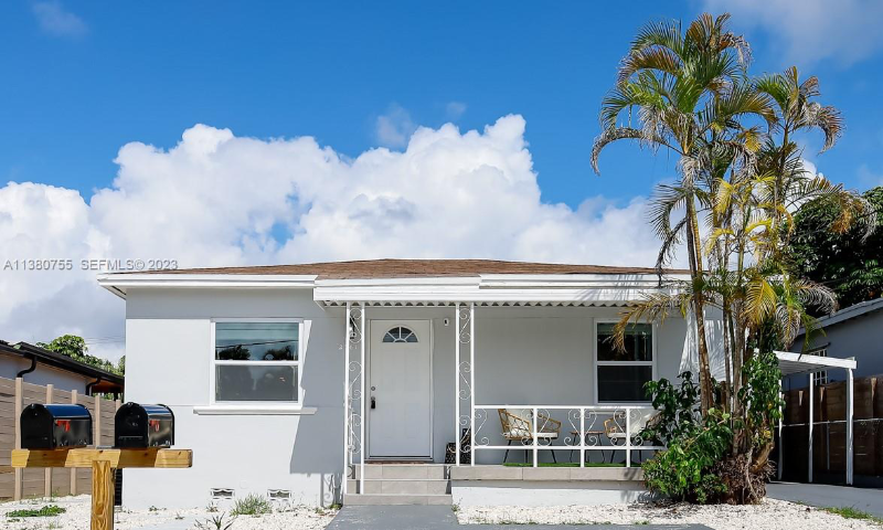 MIAMI Condo: 2761 SW 33rd Ave