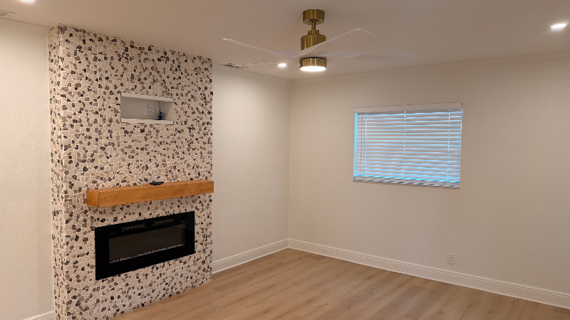 Tampa House: 8708 N Pawnee Ave,